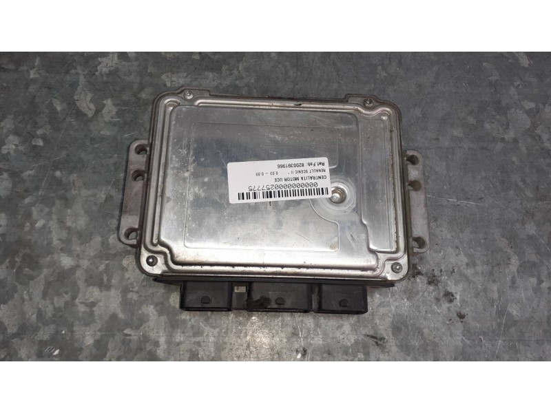 Recambio de centralita motor uce para renault scenic ii referencia OEM IAM 8200391966 0281011776 BOSCH