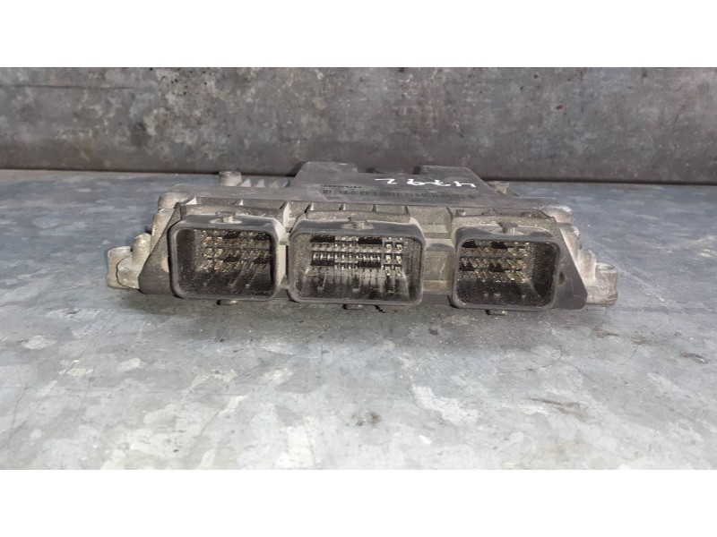 Recambio de centralita motor uce para renault scenic ii referencia OEM IAM 8200391966 0281011776 BOSCH