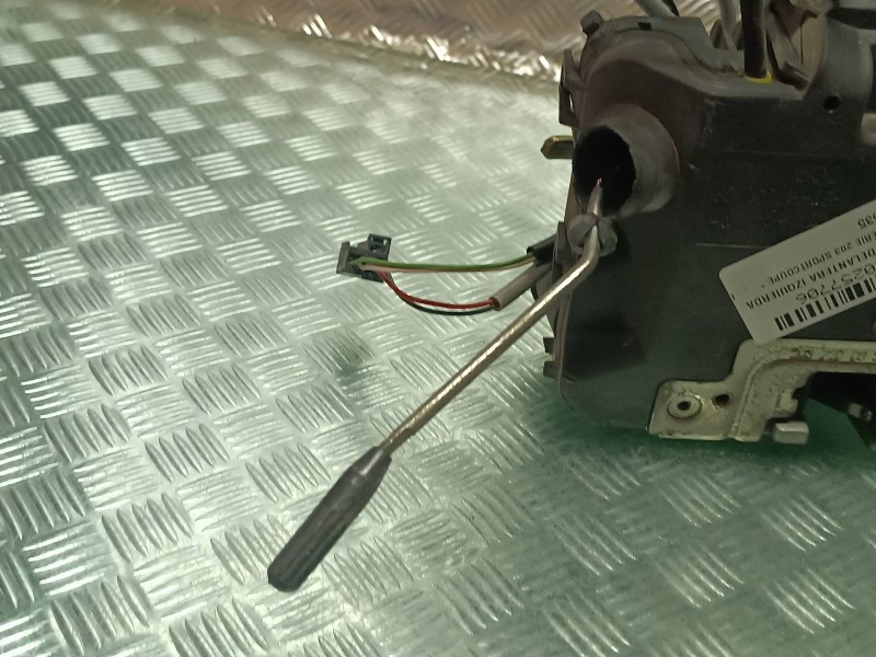 Recambio de cerradura puerta delantera izquierda para mercedes-benz clase c (w203) sportcoupe referencia OEM IAM 2037200535  