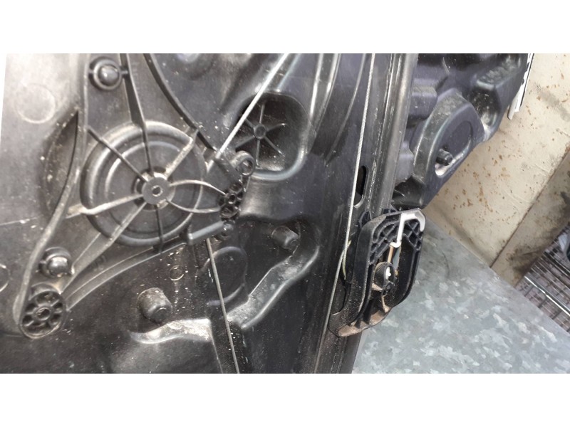 Recambio de elevalunas trasero izquierdo para ford fiesta (ce1) referencia OEM IAM H1BBA27001CC SIN MOTOR ELECTRICO