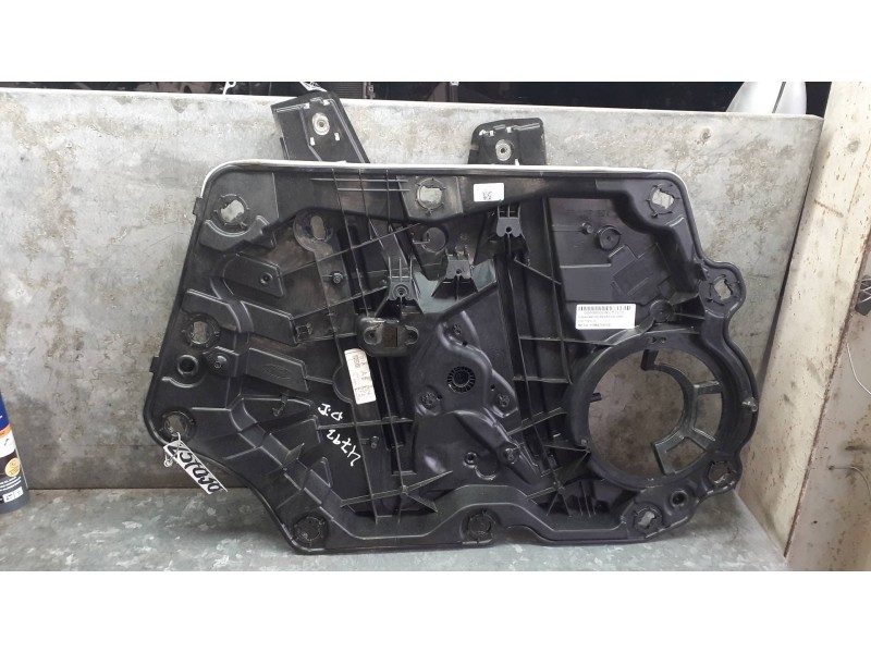 Recambio de elevalunas delantero izquierdo para ford fiesta (ce1) referencia OEM IAM H1BBA23201CD SIN MOTOR ELECTRICO