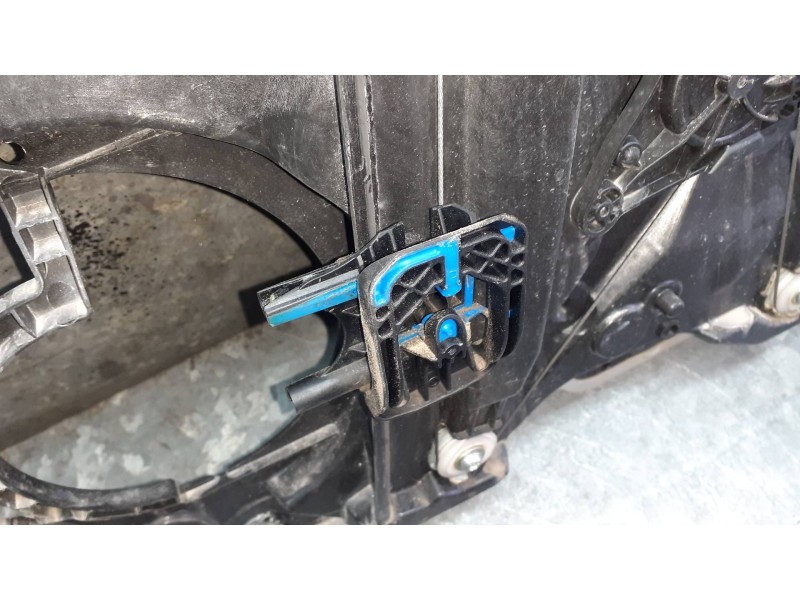 Recambio de elevalunas delantero izquierdo para ford fiesta (ce1) referencia OEM IAM H1BBA23201CD SIN MOTOR ELECTRICO