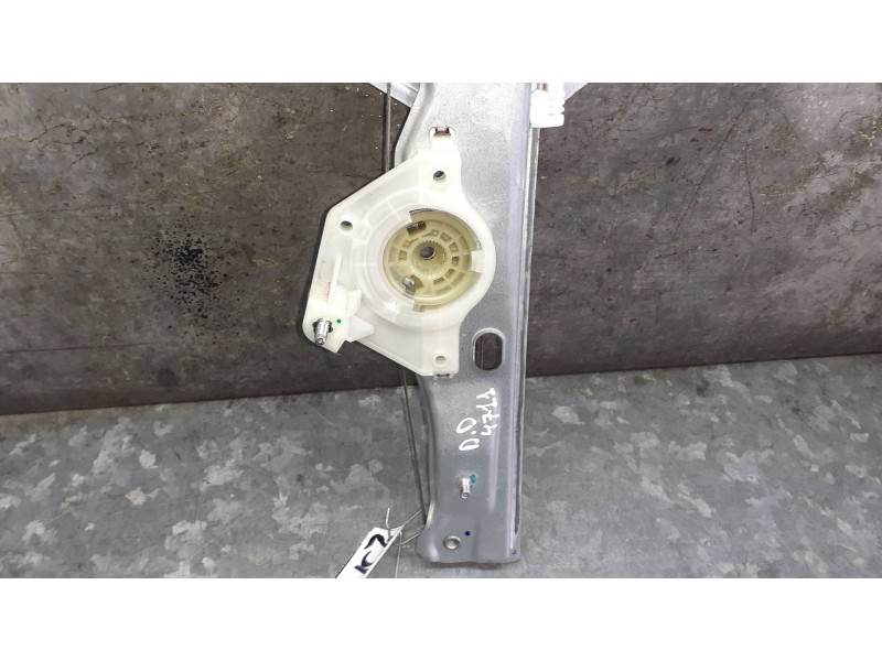 Recambio de elevalunas delantero derecho para ford ka+ referencia OEM IAM E3B5A23200 SIN MOTOR ELECTRICO