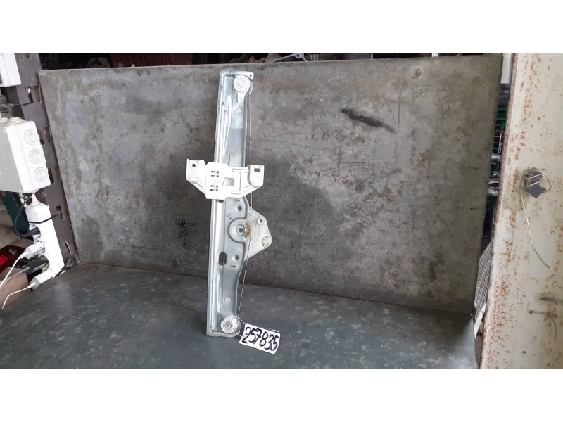 Recambio de elevalunas delantero derecho para ford ka+ referencia OEM IAM E3B5A23200 SIN MOTOR ELECTRICO