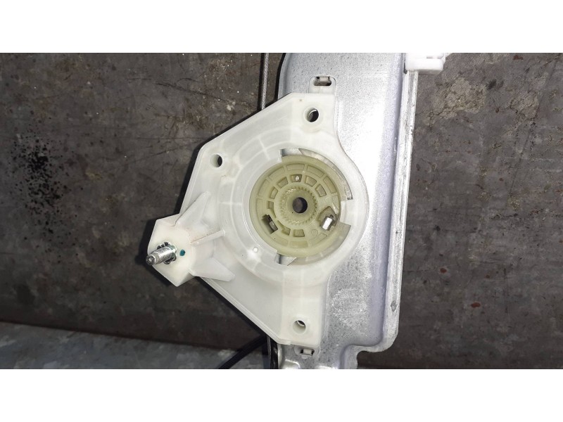 Recambio de elevalunas trasero derecho para ford ka+ referencia OEM IAM E3B5A27000 SIN MOTOR ELECTRICO