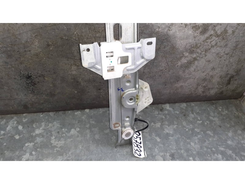 Recambio de elevalunas trasero derecho para ford ka+ referencia OEM IAM E3B5A27000 SIN MOTOR ELECTRICO