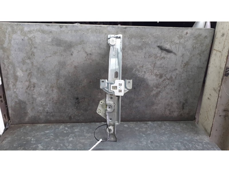 Recambio de elevalunas trasero izquierdo para ford ka+ referencia OEM IAM E3B5A27001 SIN MOTOR ELECTRICO