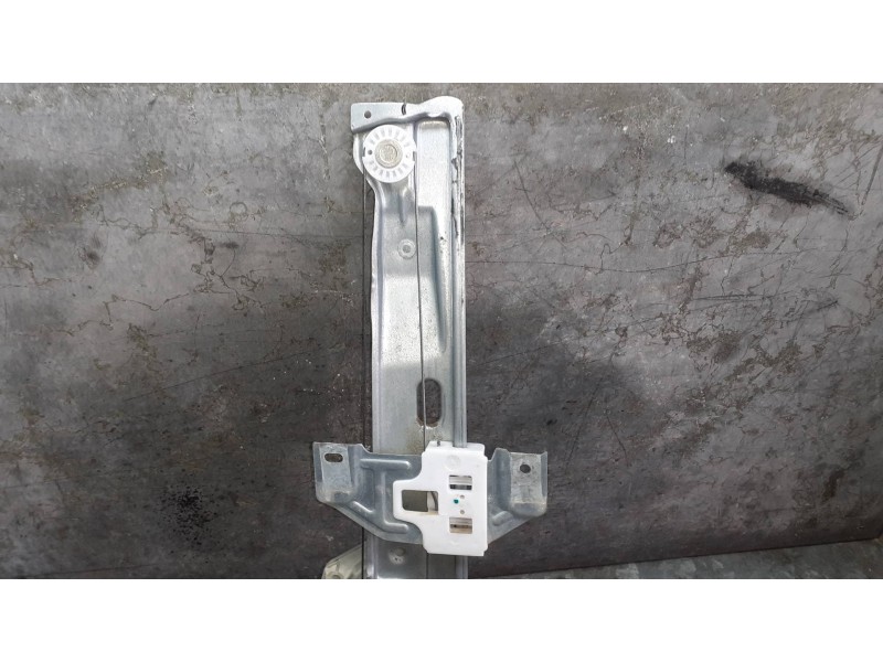 Recambio de elevalunas trasero izquierdo para ford ka+ referencia OEM IAM E3B5A27001 SIN MOTOR ELECTRICO