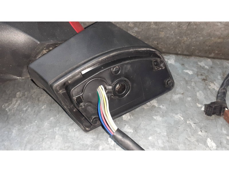 Recambio de retrovisor izquierdo para peugeot 207 referencia OEM IAM E9024528 CON PILOTO ELECTRICO