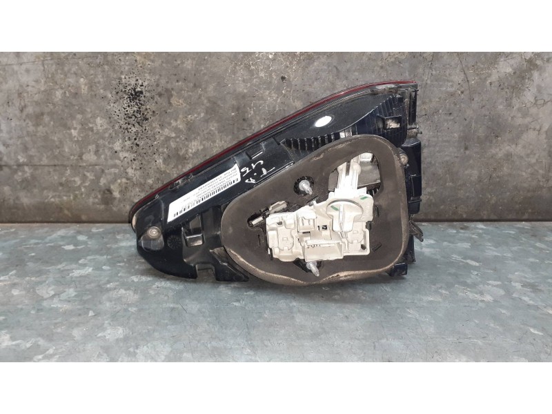 Recambio de piloto trasero derecho para volkswagen touran (5t1) referencia OEM IAM 5TA945260VR4  A055364