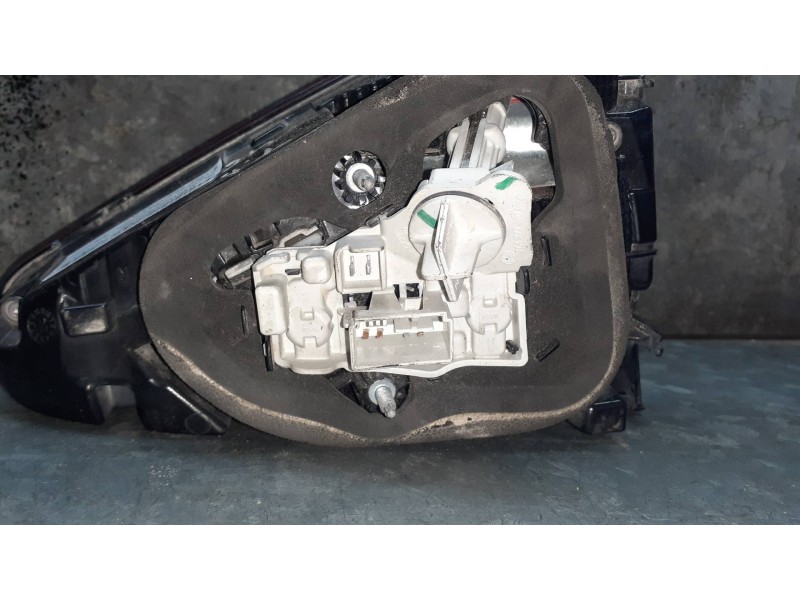 Recambio de piloto trasero derecho para volkswagen touran (5t1) referencia OEM IAM 5TA945260VR4  A055364