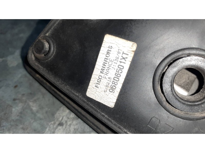 Recambio de retrovisor derecho para peugeot 207 referencia OEM IAM 96806501XT CON PILOTO ELECTRICO
