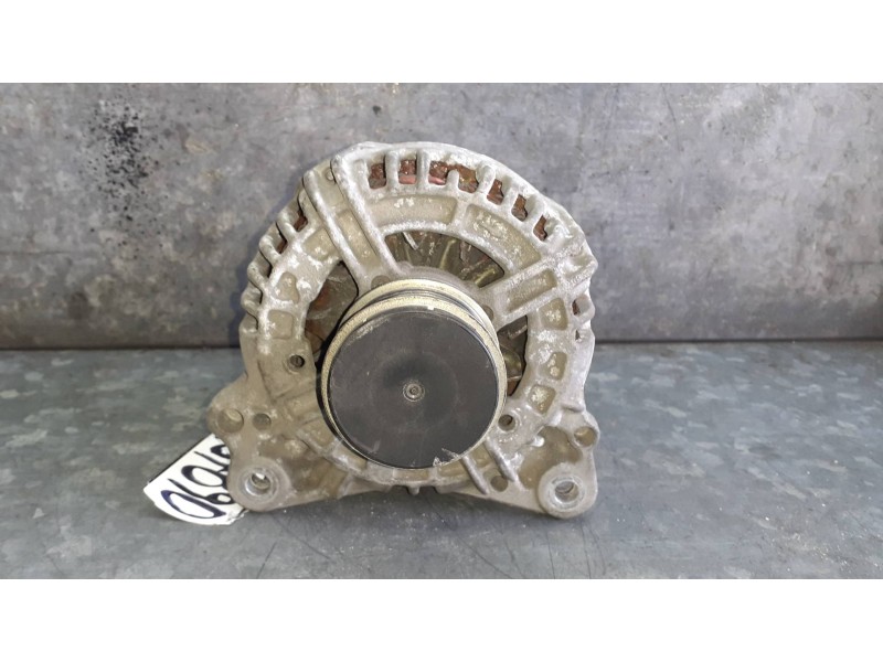 Recambio de alternador para volkswagen golf v berlina (1k1) referencia OEM IAM 06F903023F BOSCH 140A