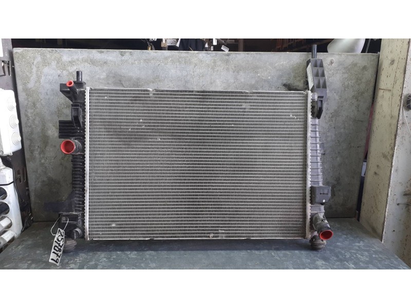 Recambio de radiador agua para ford focus lim. (cb8) referencia OEM IAM BV618005BB BV618C342BD FOMOCO