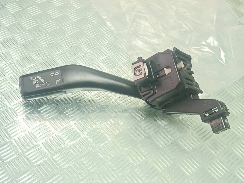 Recambio de mando intermitentes para seat leon (1p1) comfort limited referencia OEM IAM 1K0953513E  