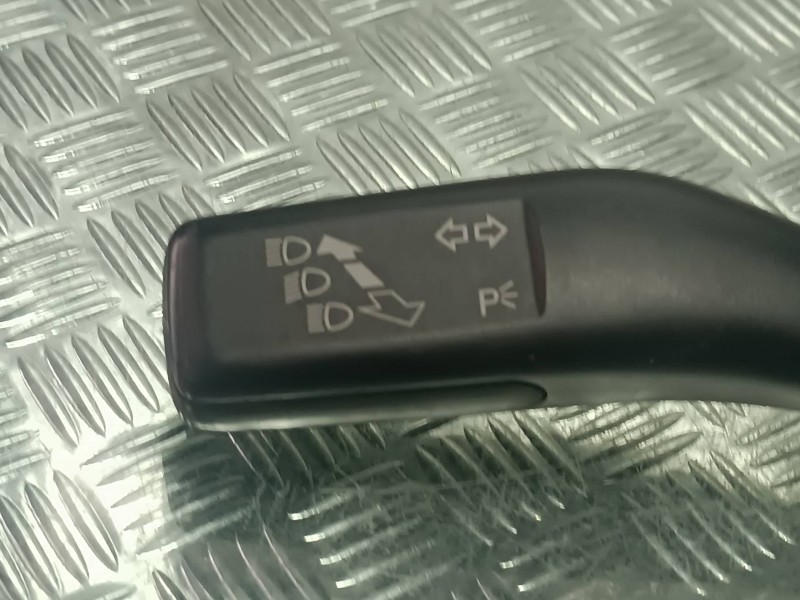 Recambio de mando intermitentes para seat leon (1p1) comfort limited referencia OEM IAM 1K0953513E  