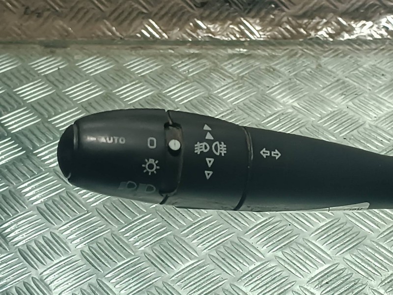 Recambio de mando luces para citroen c5 berlina referencia OEM IAM 96477519XT DELPHI COM2000