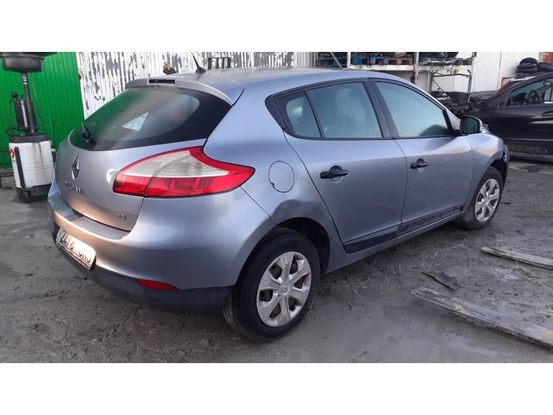 renault megane iii berlina 5 p del año 2009