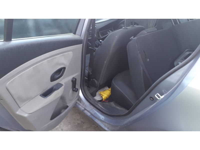 renault megane iii berlina 5 p del año 2009