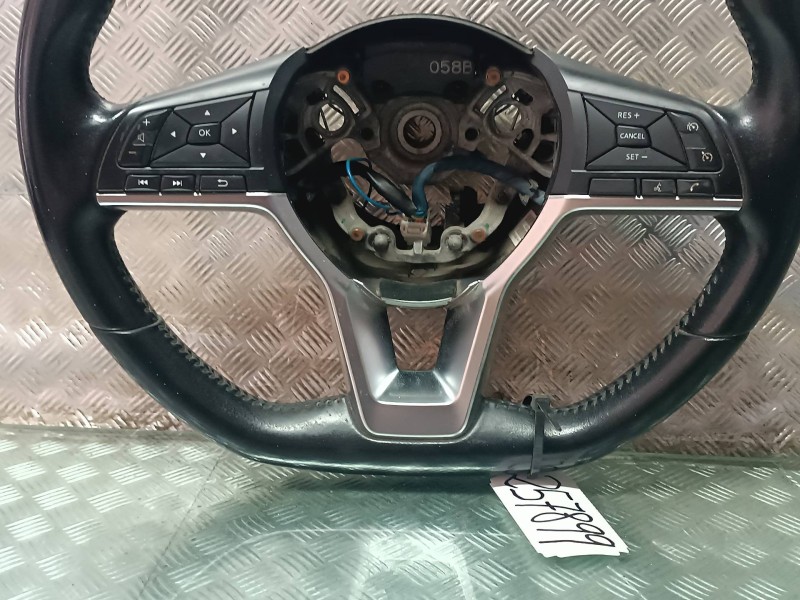 Recambio de volante para nissan qashqai (j11) referencia OEM IAM 34277068A  PIEL