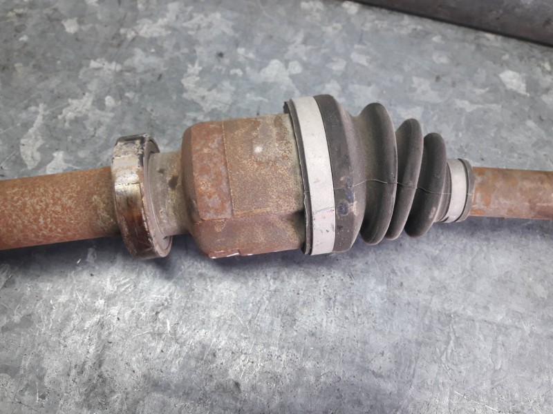 Recambio de transmision delantera derecha para renault megane iii berlina 5 p referencia OEM IAM 8200725500  EBJ95MBR19