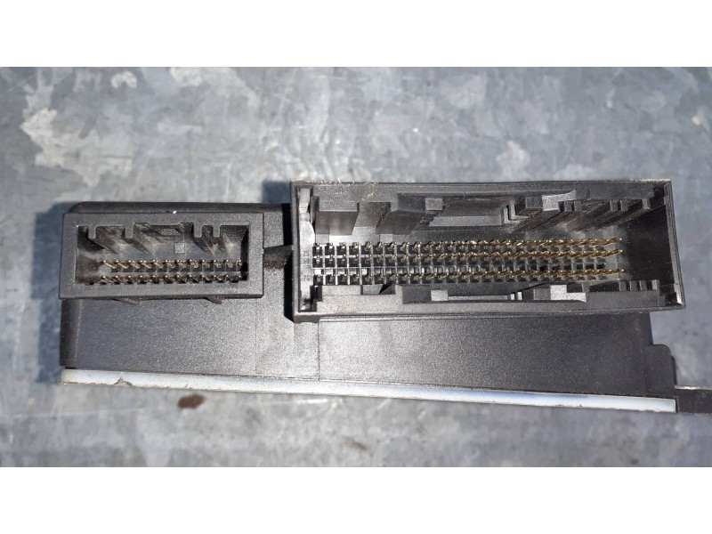 Recambio de centralita airbag para renault megane iii coupe referencia OEM IAM 285584194R 28404798033 TEMIC