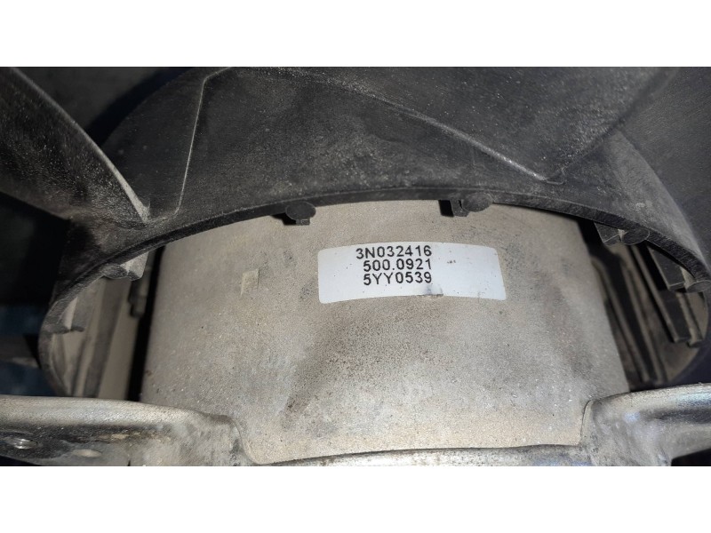 Recambio de electroventilador para ford focus lim. (cb8) referencia OEM IAM 3N032416 5000921 5YY0539
