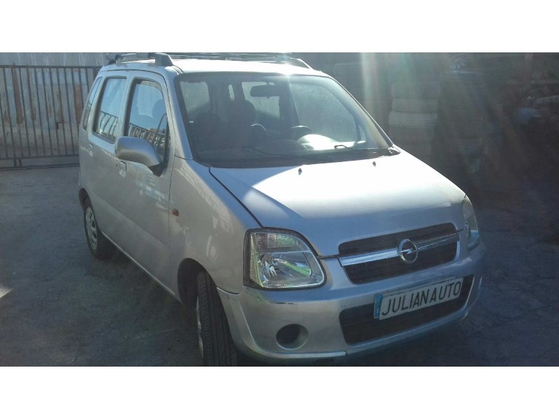 opel agila del año 2004