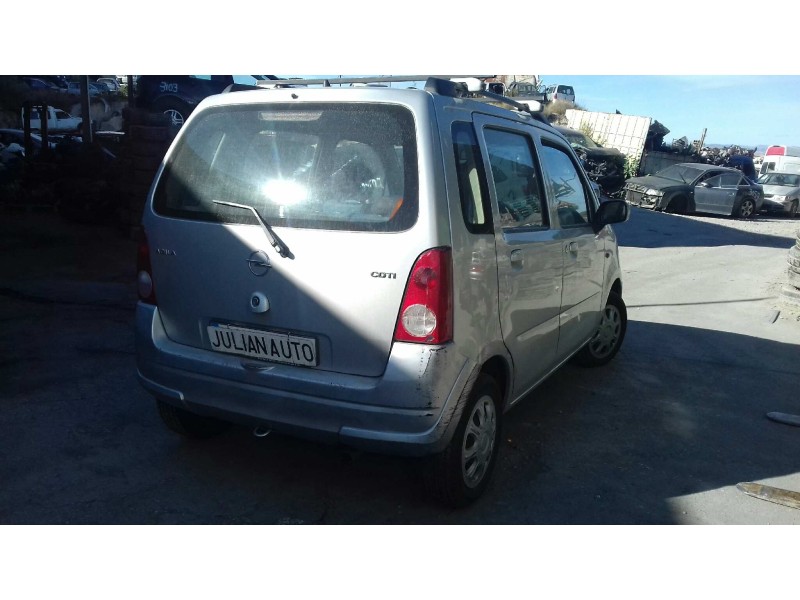 opel agila del año 2004