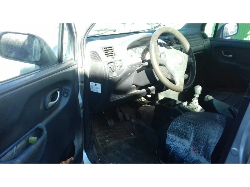 opel agila del año 2004