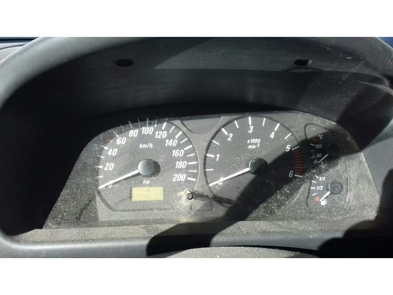 opel agila del año 2004