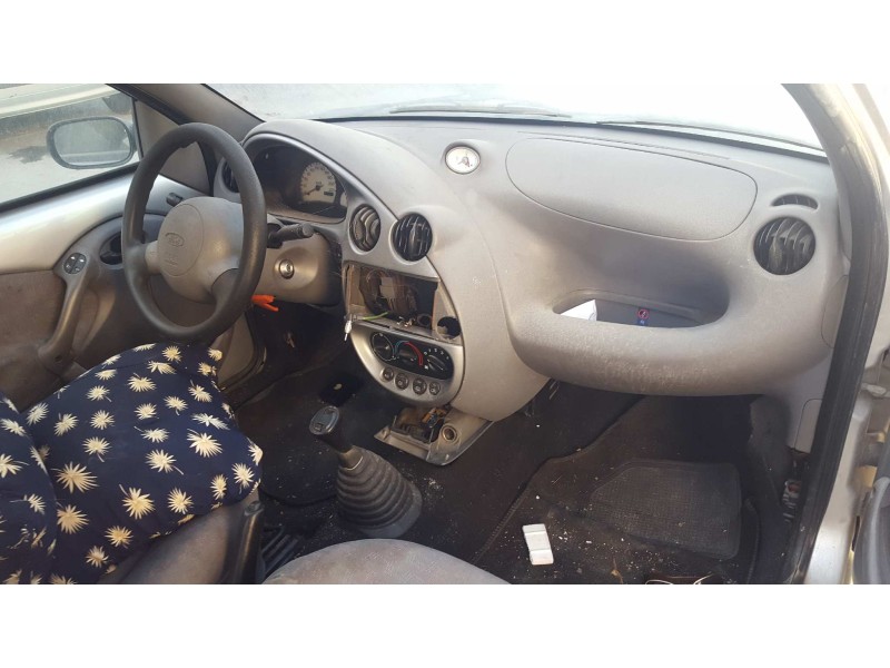 ford ka (ccq) del año 2000