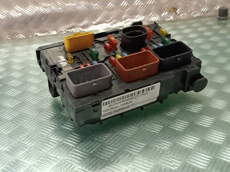Recambio de caja reles / fusibles para peugeot 307 break / sw (s1) referencia OEM IAM 9659742080 BSM L06 S10088173