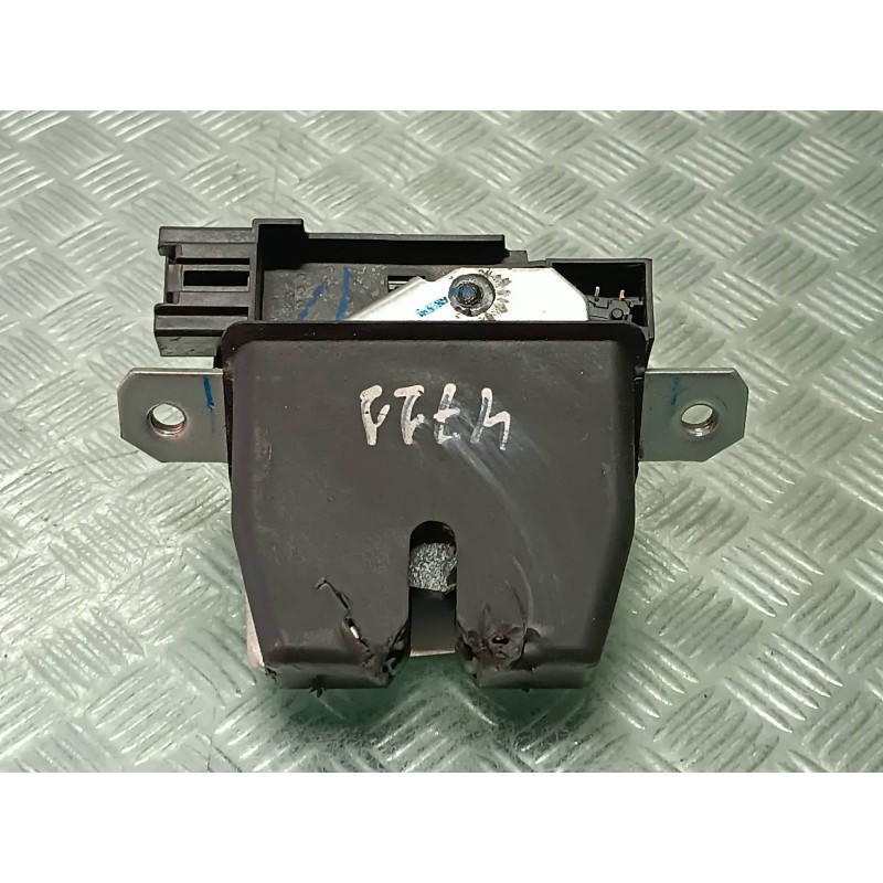 Recambio de cerradura maletero / porton para ford ka+ referencia OEM IAM L2E3B5A442A66DD 284801508 CONECTOR 3 PINES