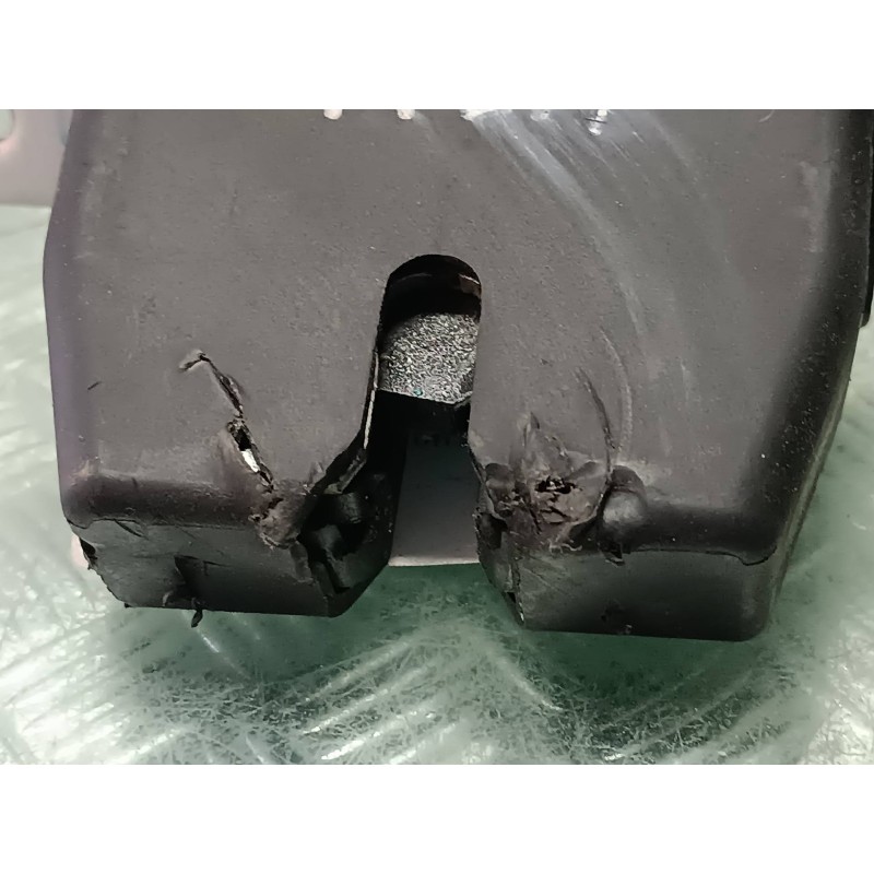 Recambio de cerradura maletero / porton para ford ka+ referencia OEM IAM L2E3B5A442A66DD 284801508 CONECTOR 3 PINES