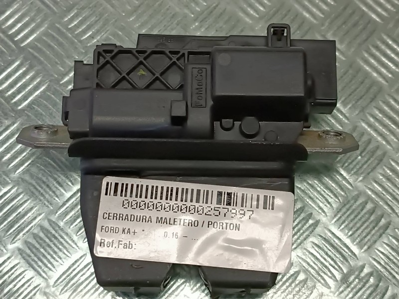 Recambio de cerradura maletero / porton para ford ka+ referencia OEM IAM L2E3B5A442A66DD 284801508 CONECTOR 3 PINES