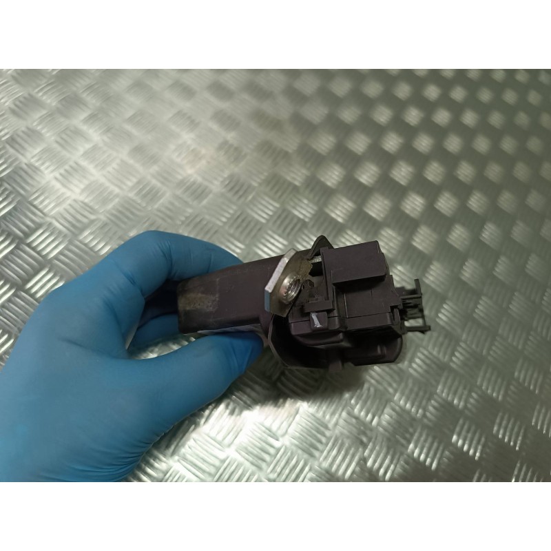 Recambio de cerradura maletero / porton para ford ka+ referencia OEM IAM L2E3B5A442A66DD 284801508 CONECTOR 3 PINES