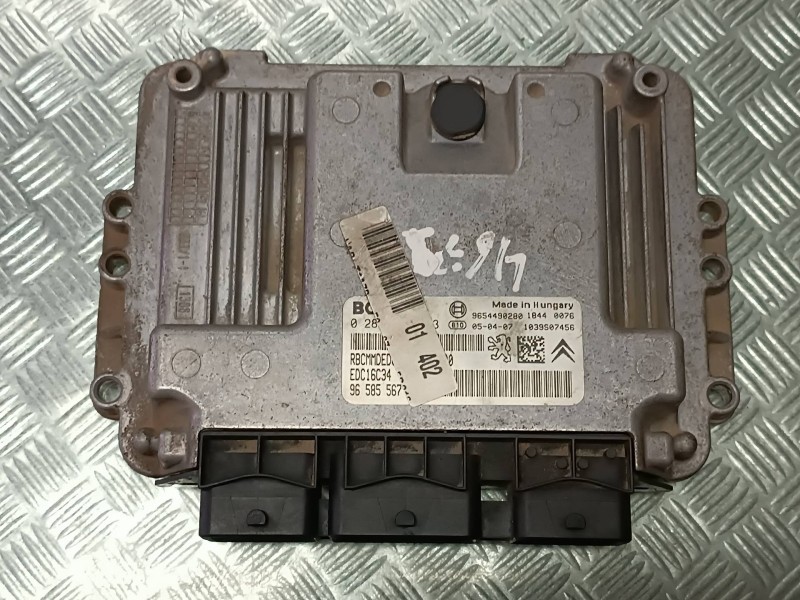 Recambio de centralita motor uce para peugeot 206 berlina referencia OEM IAM 96585567 9654490280 EDC16C34