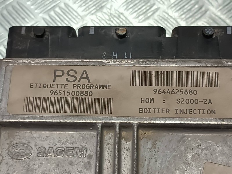Recambio de centralita motor uce para peugeot 206 berlina referencia OEM IAM 9651500880 9644625680 