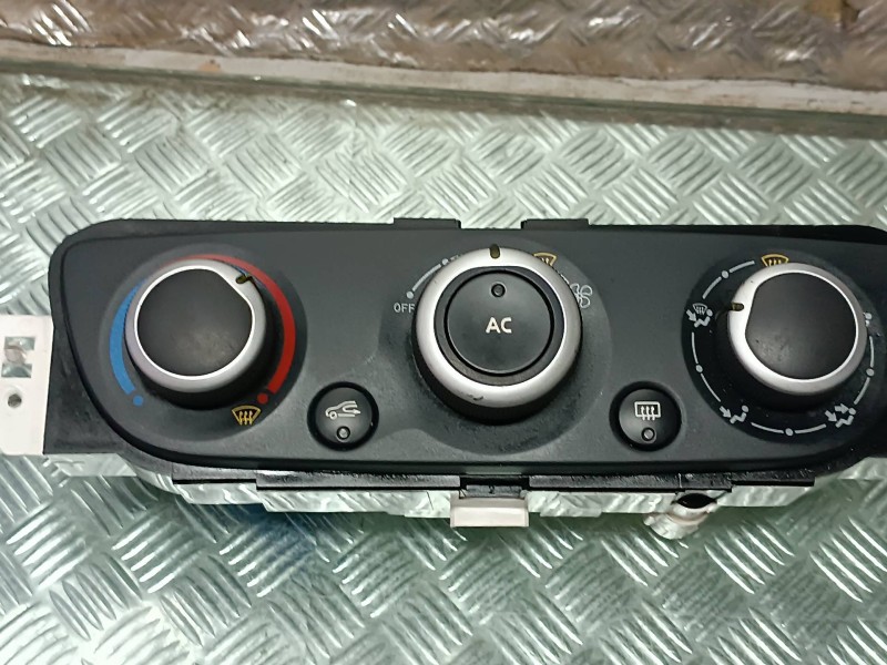 Recambio de mando calefaccion / aire acondicionado para renault megane iii berlina 5 p referencia OEM IAM T1001786G 280340008R 