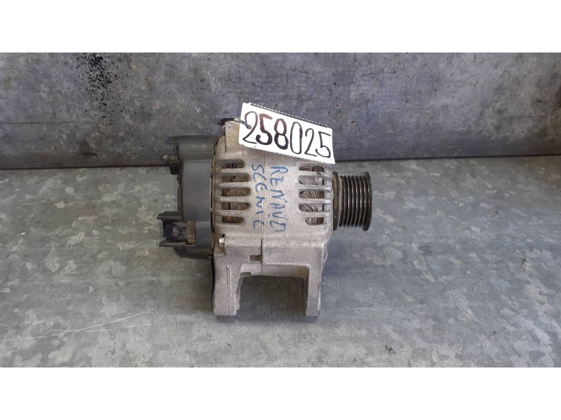 Recambio de alternador para renault scenic ii referencia OEM IAM 8200495294 VALEO 110A