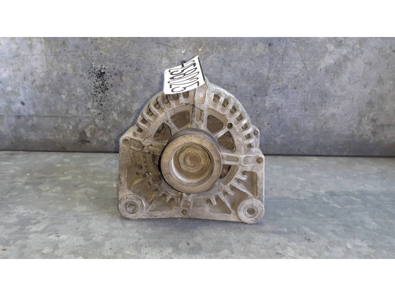 Recambio de alternador para renault scenic ii referencia OEM IAM 8200495294 VALEO 110A