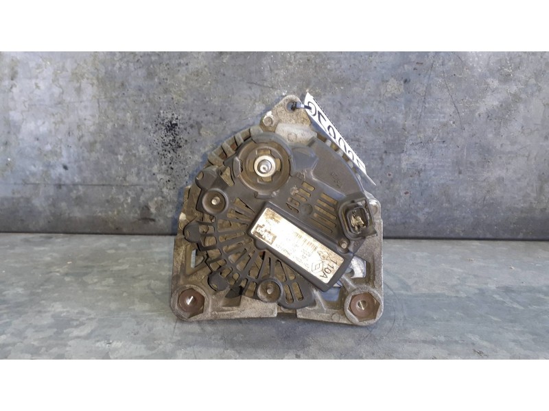 Recambio de alternador para renault scenic ii referencia OEM IAM 8200495294 VALEO 110A