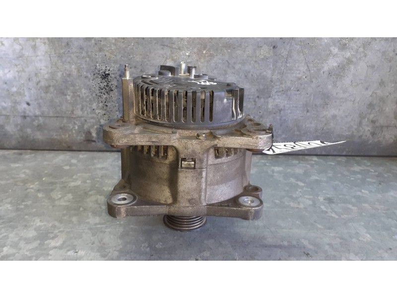 Recambio de alternador para volkswagen polo berlina (6n1) referencia OEM IAM 037903023 VALEO 90A