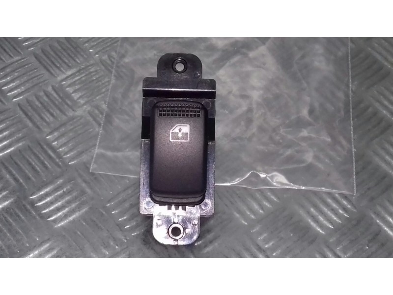 Recambio de mando elevalunas delantero derecho para hyundai i10 referencia OEM IAM 202005491 S160 CONECTOR 7 PINES