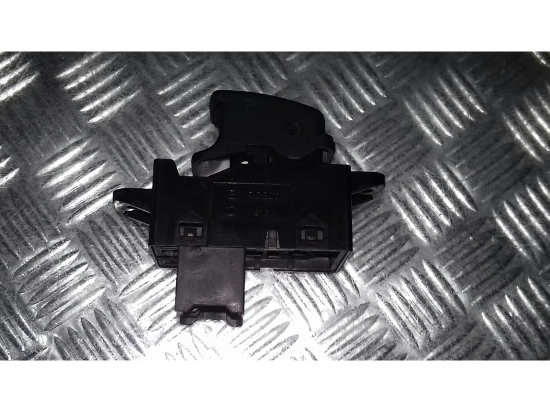 Recambio de mando elevalunas delantero derecho para hyundai i10 referencia OEM IAM 202005491 S160 CONECTOR 7 PINES