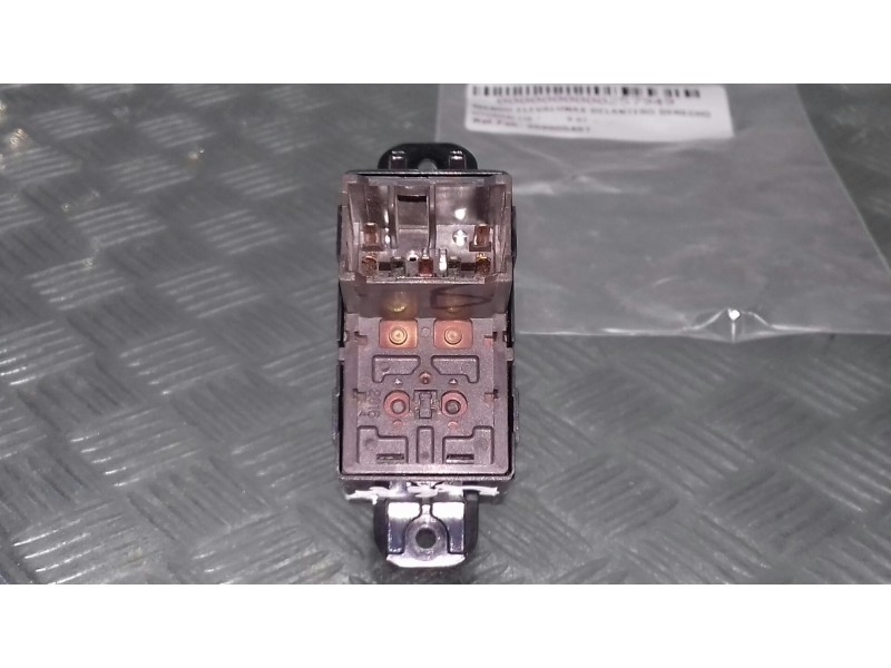 Recambio de mando elevalunas delantero derecho para hyundai i10 referencia OEM IAM 202005491 S160 CONECTOR 7 PINES