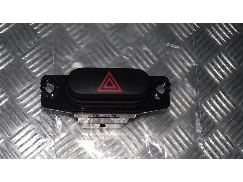 Recambio de warning para hyundai i10 referencia OEM IAM 864W0140  CONECTOR 8 PINES