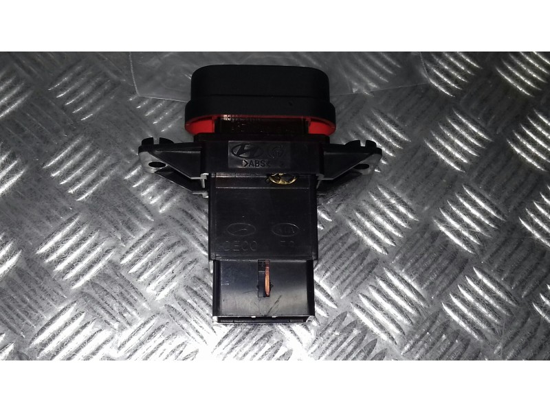 Recambio de warning para hyundai i10 referencia OEM IAM 864W0140  CONECTOR 8 PINES