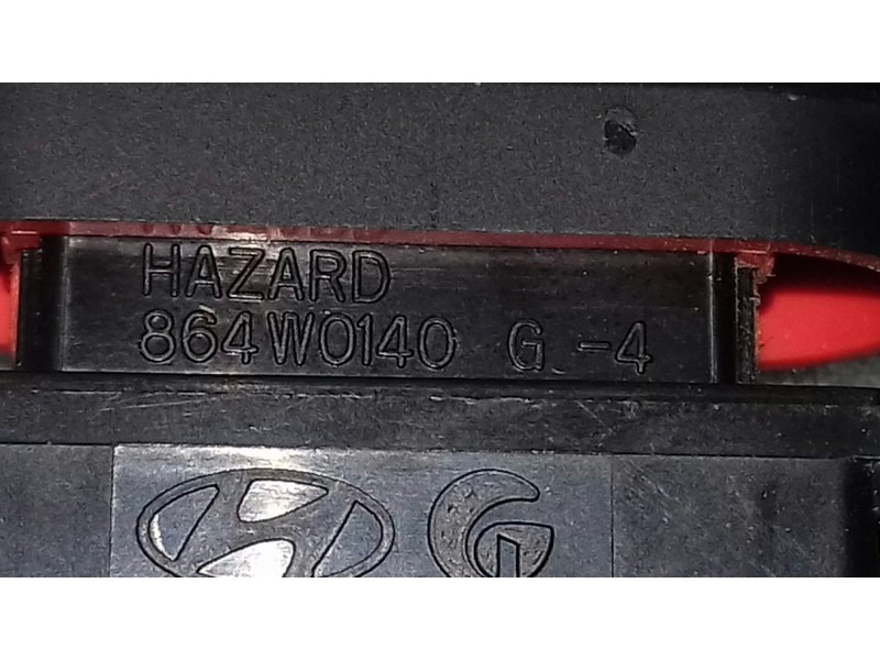 Recambio de warning para hyundai i10 referencia OEM IAM 864W0140  CONECTOR 8 PINES